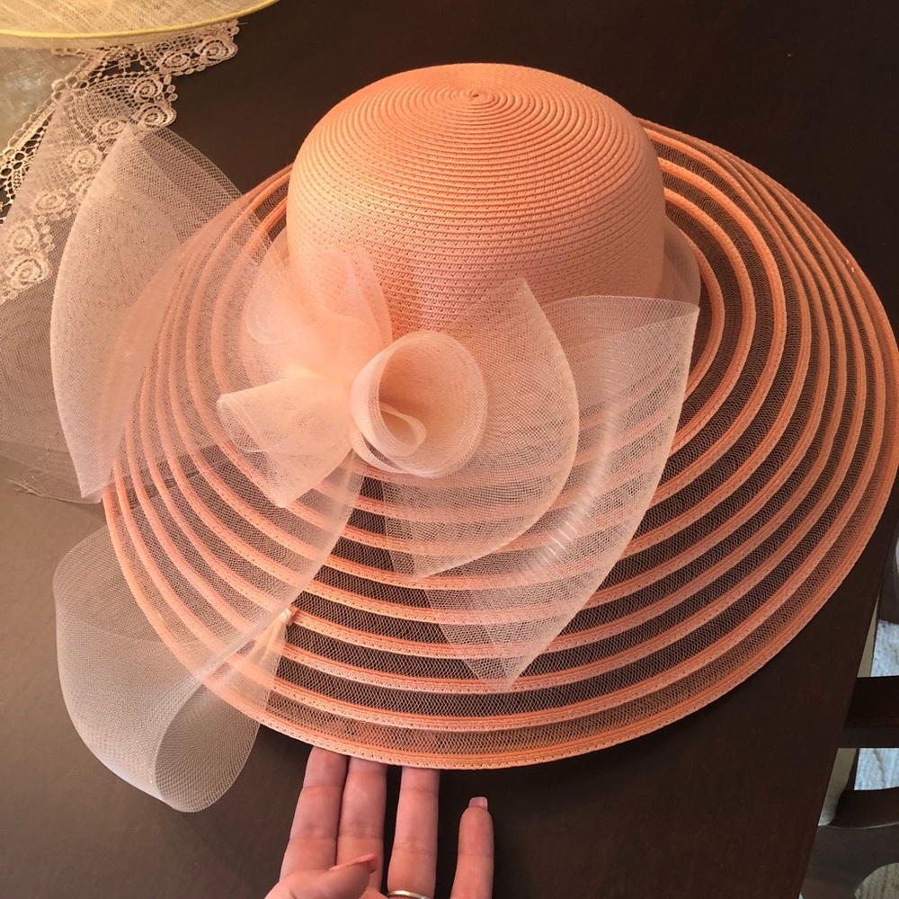 Women’s fashion hat